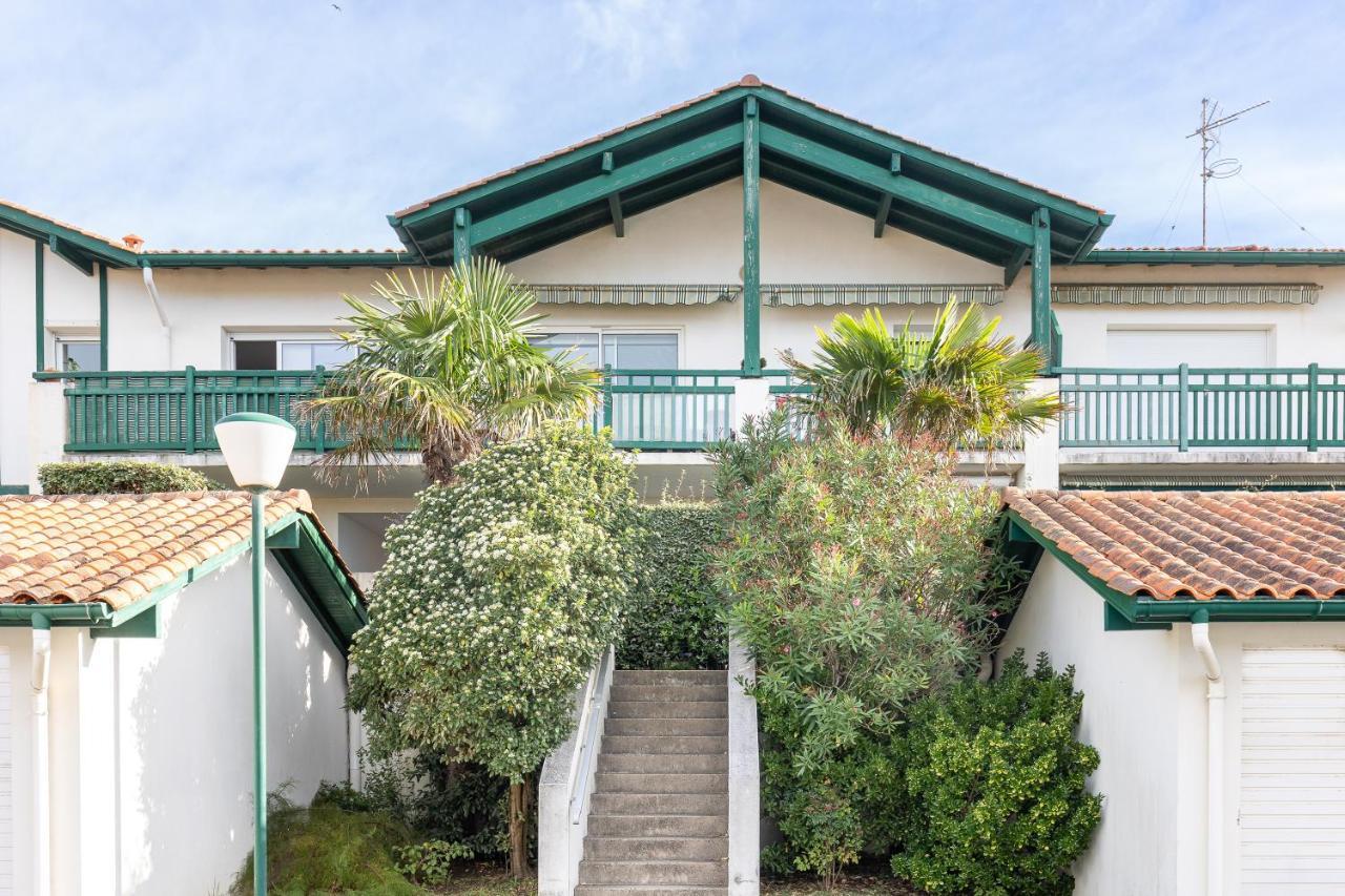 Larrun - Vue Sur La Montagne Proche De La Plage Bidart Exterior photo